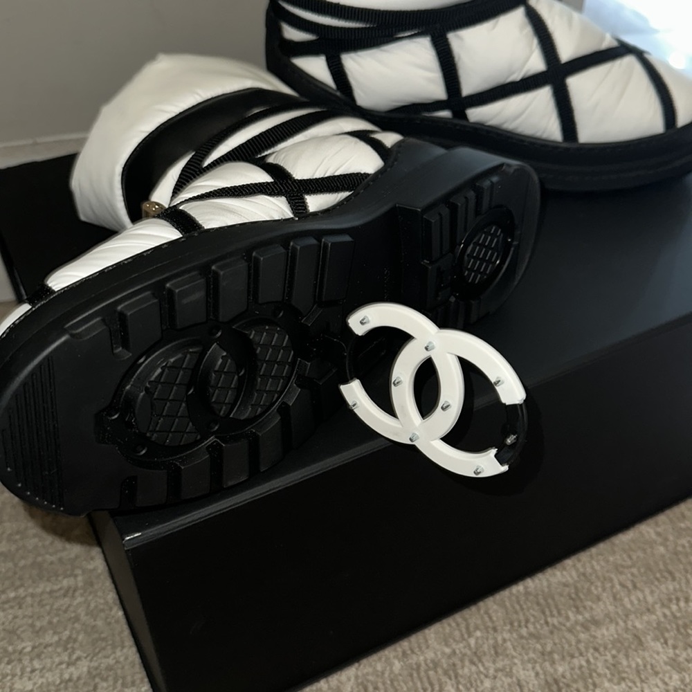 Chanel Winter nylon Booties perfect 🎁🎁🎁🎁 - Picture 5 of 8